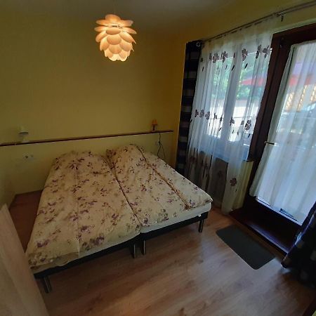 Gyopar Gyoengye Apartmanhaz Oroshaza Exterior photo