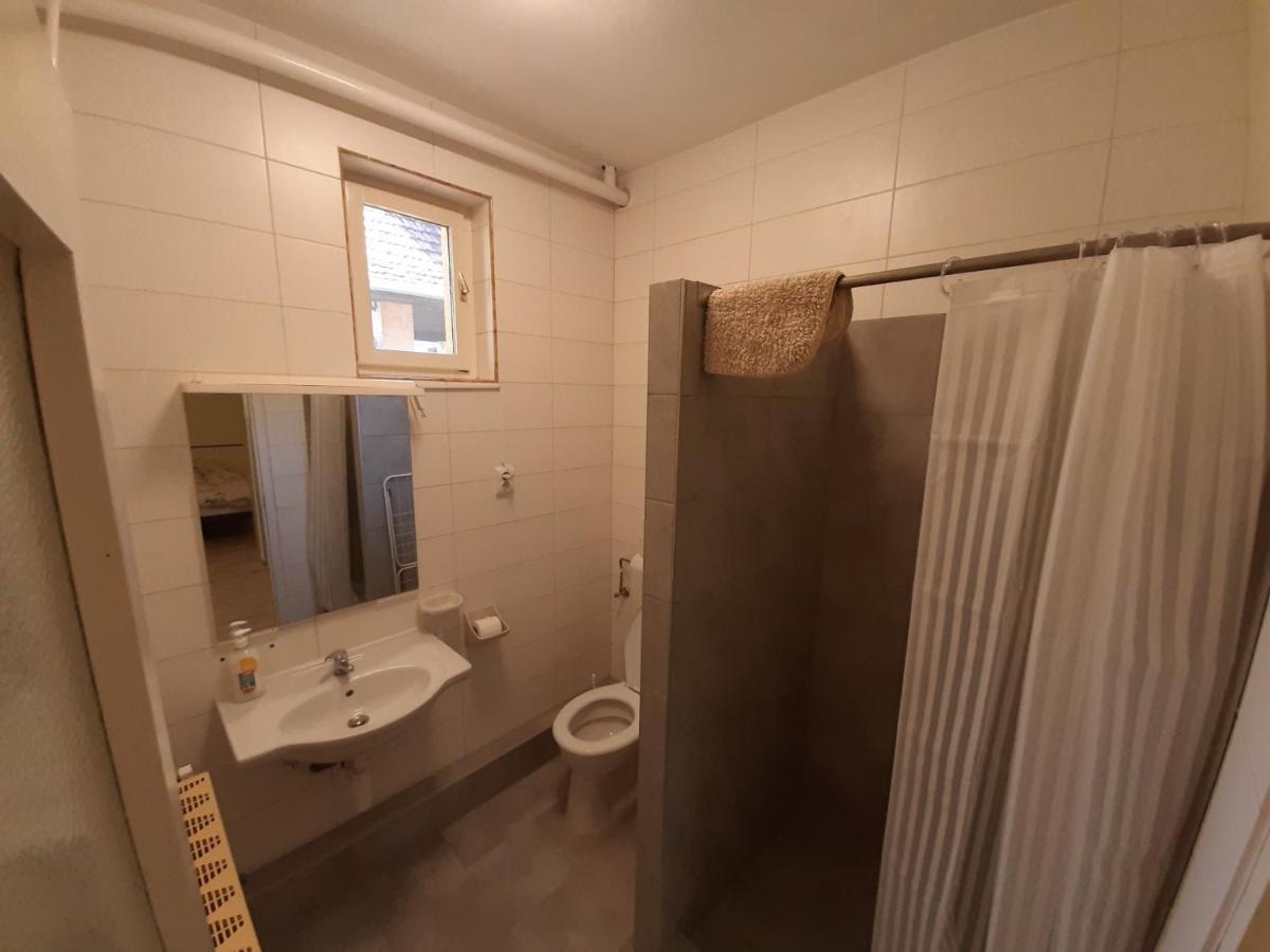 Gyopar Gyoengye Apartmanhaz Oroshaza Exterior photo